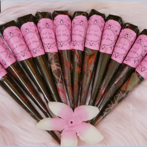 BLACK SHINY Henna 100 Organic Mehindi Pest Tube 30 mlg